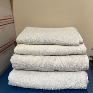 Elegant Cream Bath Towel Collection